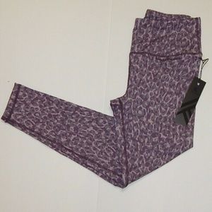KYODAN WOMENS PURPLE LEOPARD LEGGINGS sz S NEW